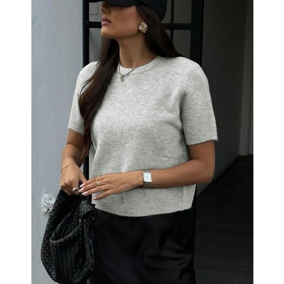 Grey Knit Sweater Top Round Neck Short Sleeve - Picture 3 of 11